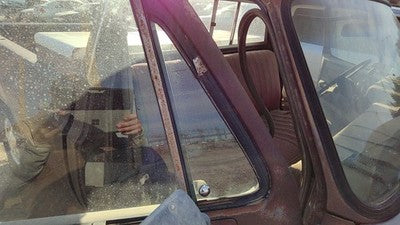 73-91 Sierra C3500 Passenger Right Front Vent Window Small Door Glass With Frame
