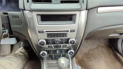 2010-2011 Ford Fusion Trim Bezel Around Radio Surround Dash Panel Oem Black Dw