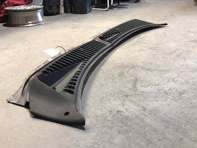02 Ford F250 Super Duty Windshield Wiper Cowl Vent Trim Panel Grille Powerstroke