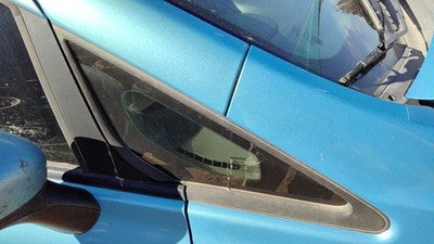 2014-2019 Nissan Versa Note Driver Left Front Vent Wing Window Windshield Oem
