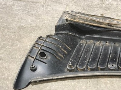 02 Ford F250 Super Duty Windshield Wiper Cowl Vent Trim Panel Grille Powerstroke