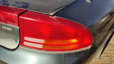 1998-2004 Dodge Intrepid Passenger Right Tail Light Brake Lamp Oem Rear