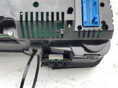 2002-2003 Audi A4 Speedometer Cluster Instrument Gauges Panel Oem Dash