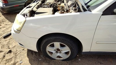 2004-2008 Chevy New Style Malibu Driver Left Front Fender Oem White 40U 10398518