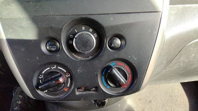 2015-2019 Nissan Versa Temperature Control Module In Dash Heater Ac Head Unit