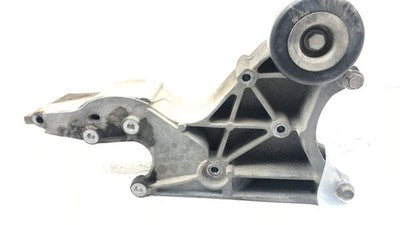 2005 Chevy Avalanche Power Steering Pump Mount Bracket With Bolts Oem 12554030