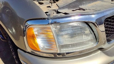1997-2002 Ford Expedition Passenger Right Head Light With Turn Lamp Oem