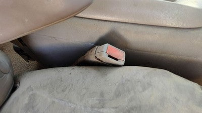 1999 Gmc Yukon Passenger Right Front Seat Belt Buckle Receiver Oem Tan 522