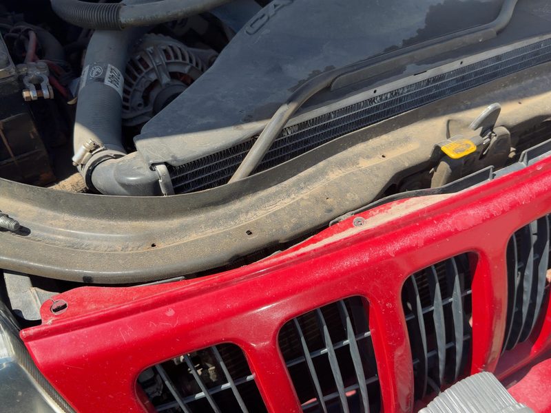 1999-2004 Jeep Grand Cherokee Radiator Support