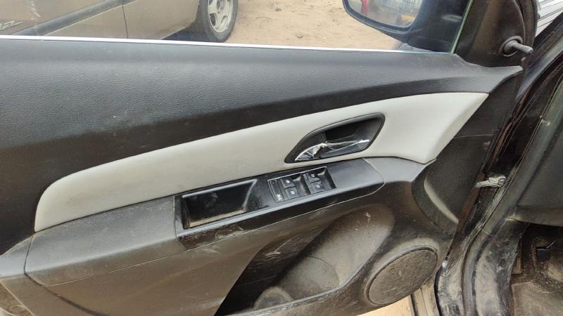 2011-2014 Chevrolet Cruze Front Door Trim Panel LH