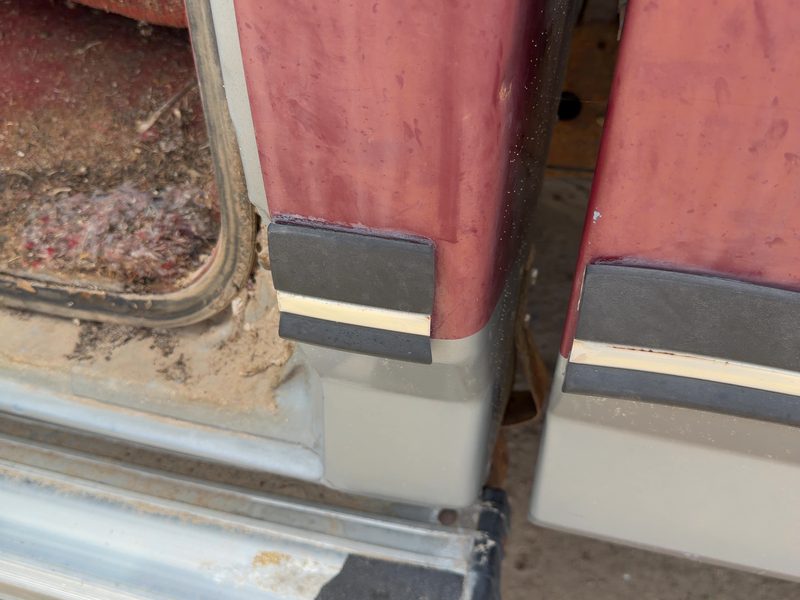 1989 Ford Pickup F150 Series Quarter Panel Moulding LH