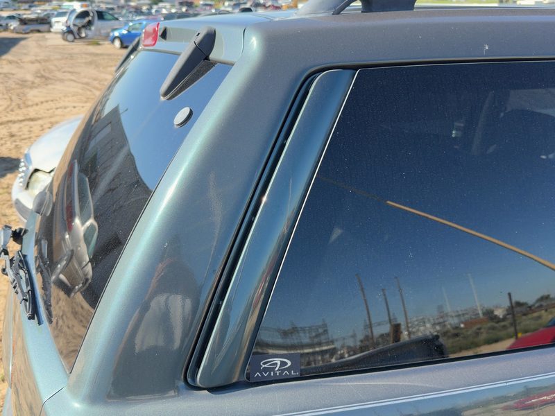 2002 Jeep Grand Cherokee Quarter Panel Moulding RH