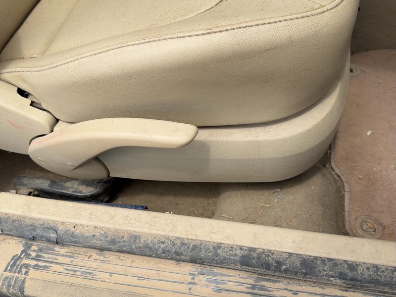 2007 Volkswagen Beetle (type 1) Seat Track RH