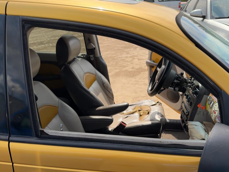 2001-2010 Pt Cruiser Front Door Glass/Window RH