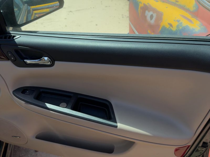 2009-2011 Chevrolet Impala (80 & Up) Front Door Trim Panel RH