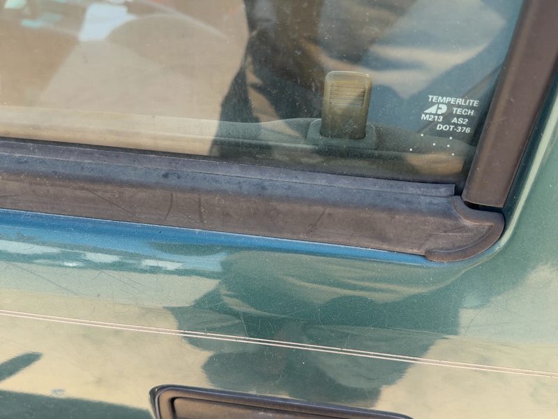 1995 Isuzu Rodeo Front Door Moulding LH