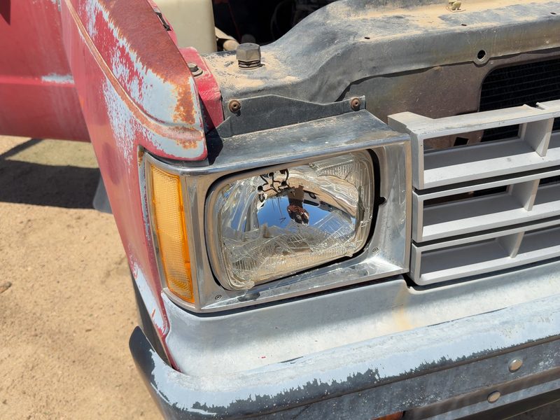 1982-1990 S10/s15/sonoma Pickup Headlight Door RH