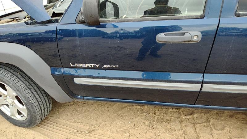 2002-2007 Jeep Liberty Front Door LH