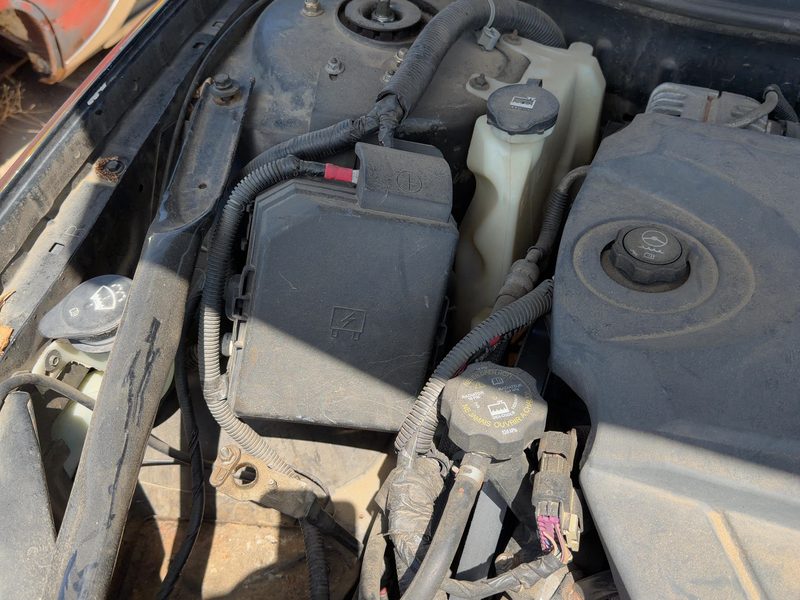 2008-2011 Chevrolet Impala (80 & Up) Engine Fuse Box
