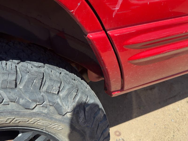 2000 Jeep Grand Cherokee Quarter Panel Moulding RH