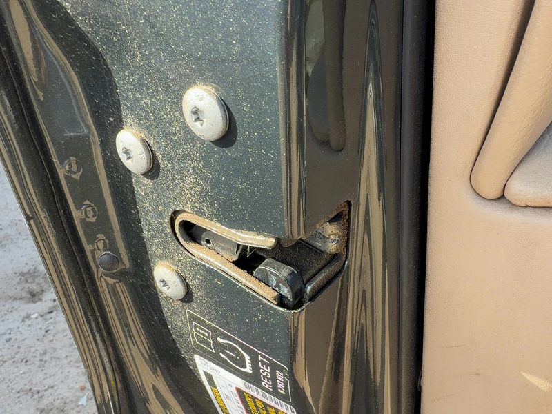 2000-2006 BMW X5 Front Door Latch LH
