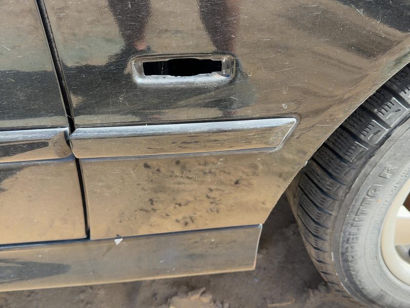 1997-2003 BMW 530i Fender Moulding RH