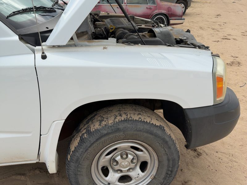 2005-2007 Dodge Dakota (mid-size) Fender RH