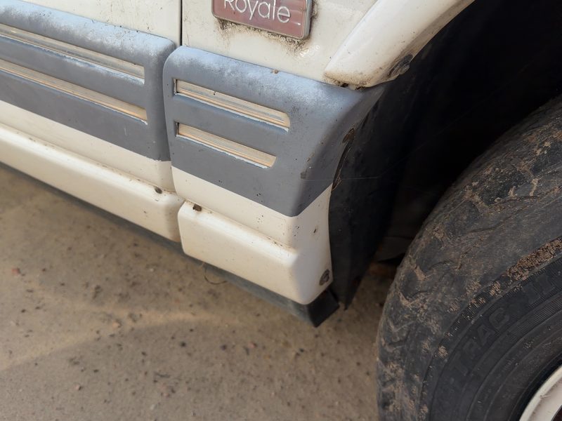 1993 Oldsmobile Eighty-eight (80 & Up) Fender Moulding RH