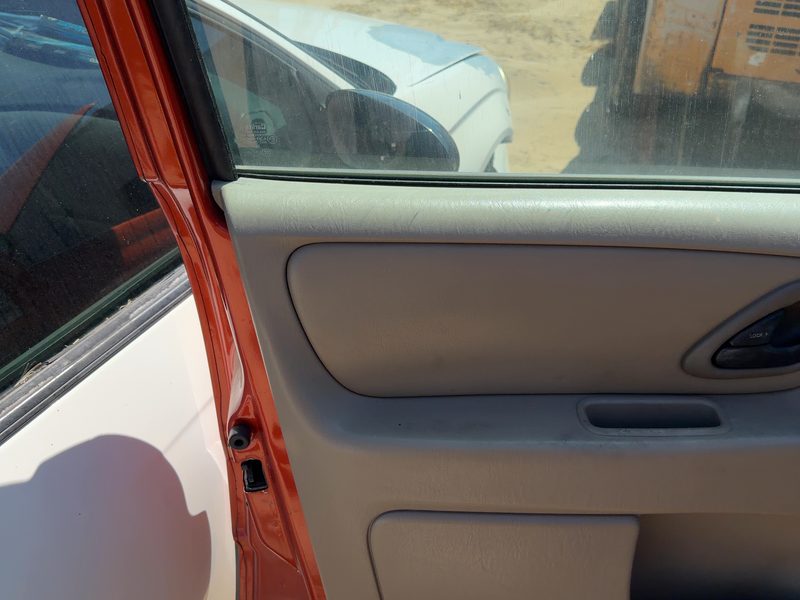 2005-2006 Ford Escape Front Door Trim Panel LH