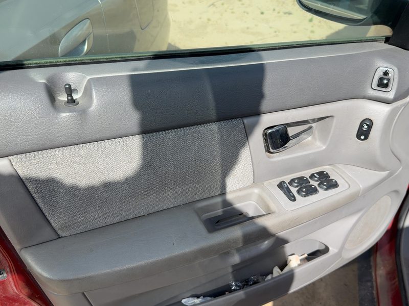 2000-2002 Ford Taurus(see Also Taurus X) Front Door Trim Panel LH