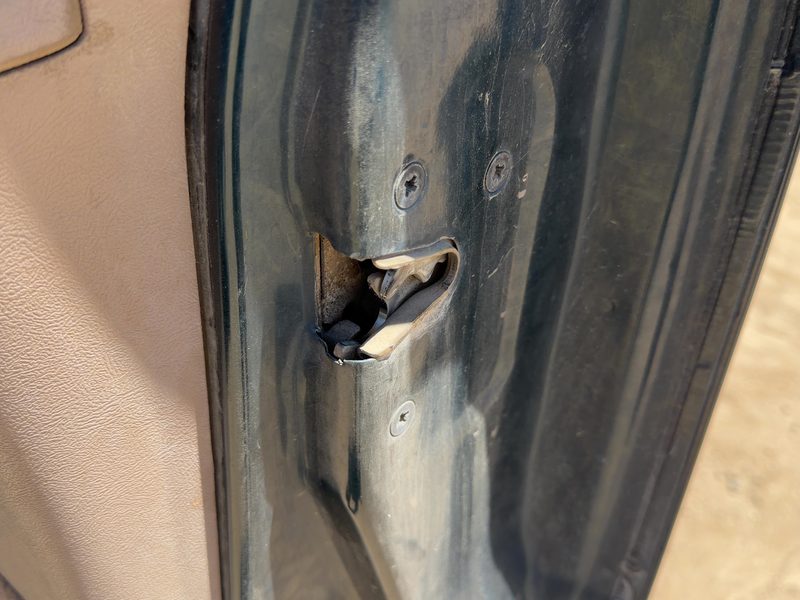 1994 Explorer Front Door Latch RH