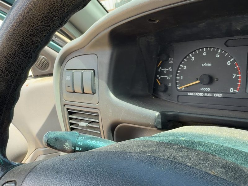 1995-1997 Isuzu Rodeo Dash Panel