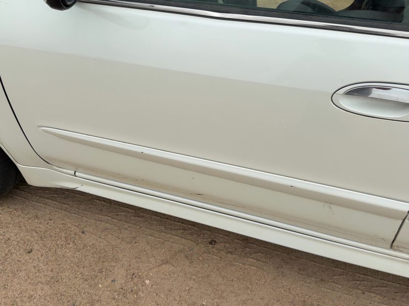 2000-2001 Infiniti I30 Front Door Moulding LH