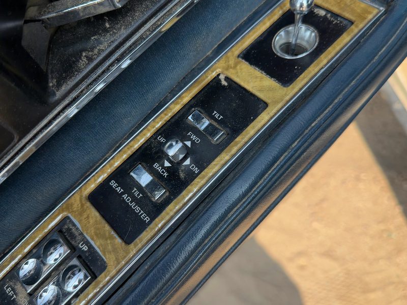 1986 Oldsmobile Ninety-eight (80 & Up) Seat Track LH