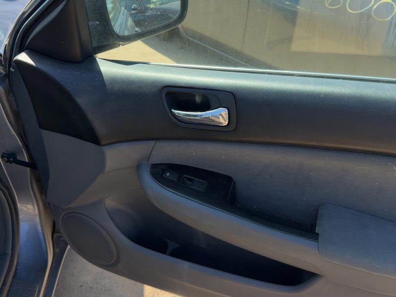 2006-2007 Honda Accord Front Door Trim Panel RH