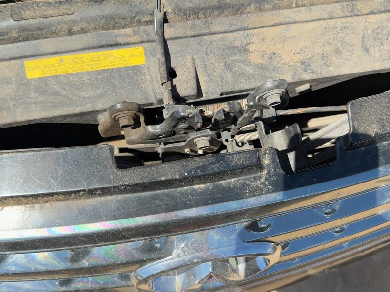2006-2010 Infiniti M35 Radiator Support