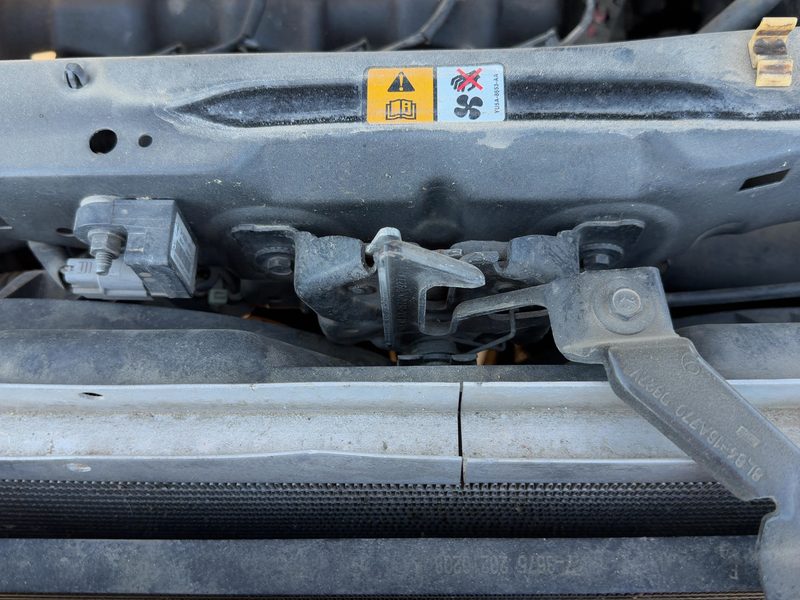 2008 Mercury Mariner Radiator Support