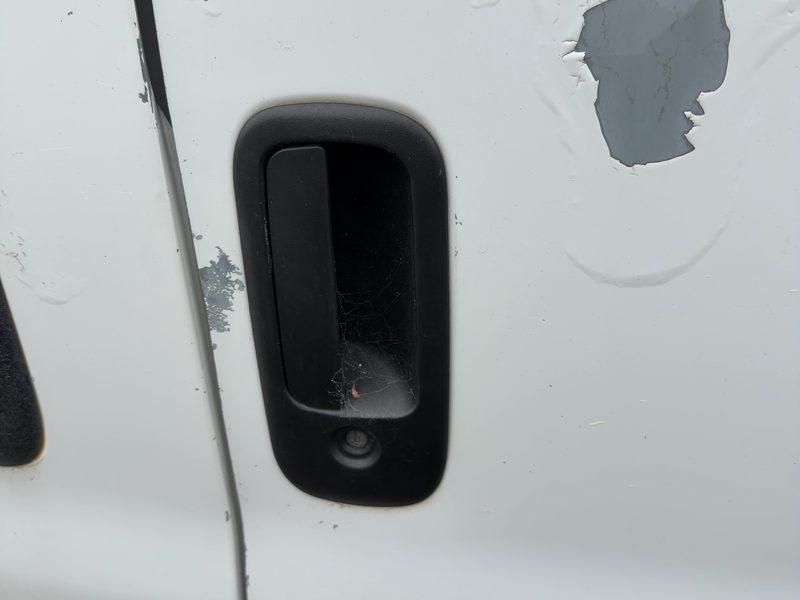 1996-2009 Chevrolet Van Express 2500 Series Outside Door Handle RH