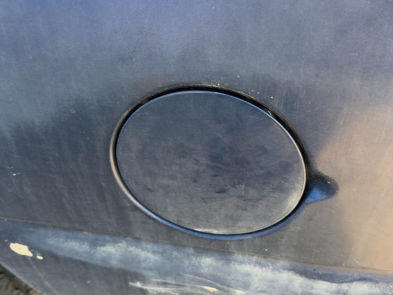 2000-2006 Chevy/gmc Suburban 1500 Series Fuel Tank Door