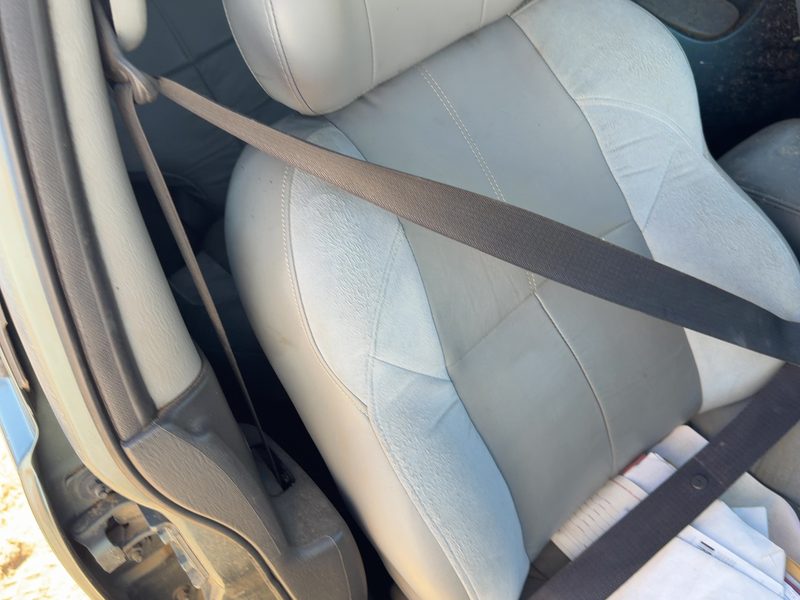 2000-2004 Jeep Grand Cherokee Front Seat Belt RH
