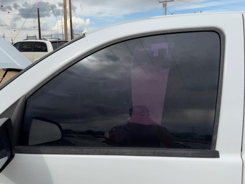 2005-2011 Dodge Dakota (mid-size) Front Door Glass/Window LH