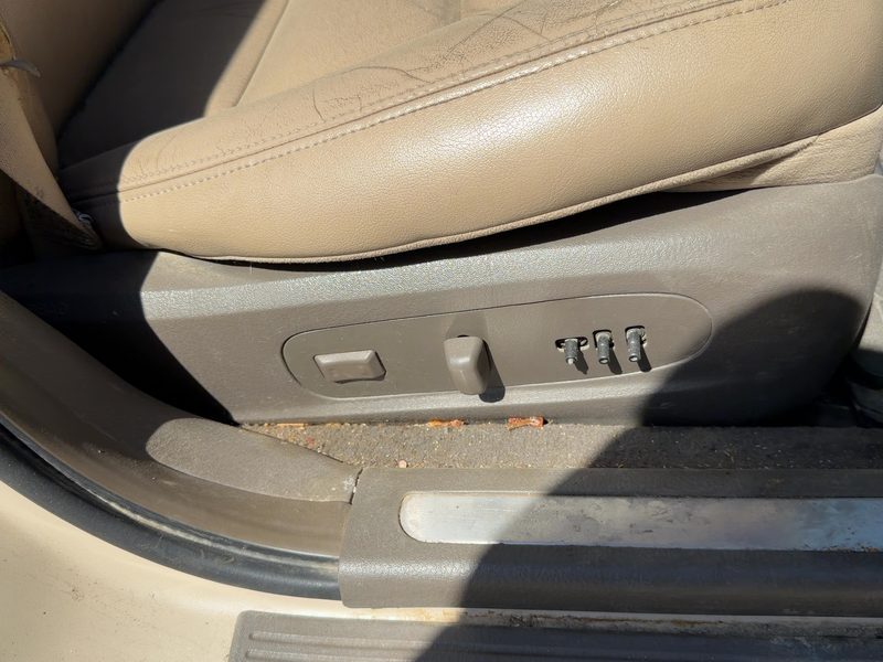 2001 Lincoln LS Seat Track RH