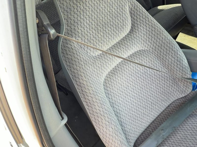 1999 Chrysler Town & Country Front Seat Belt RH