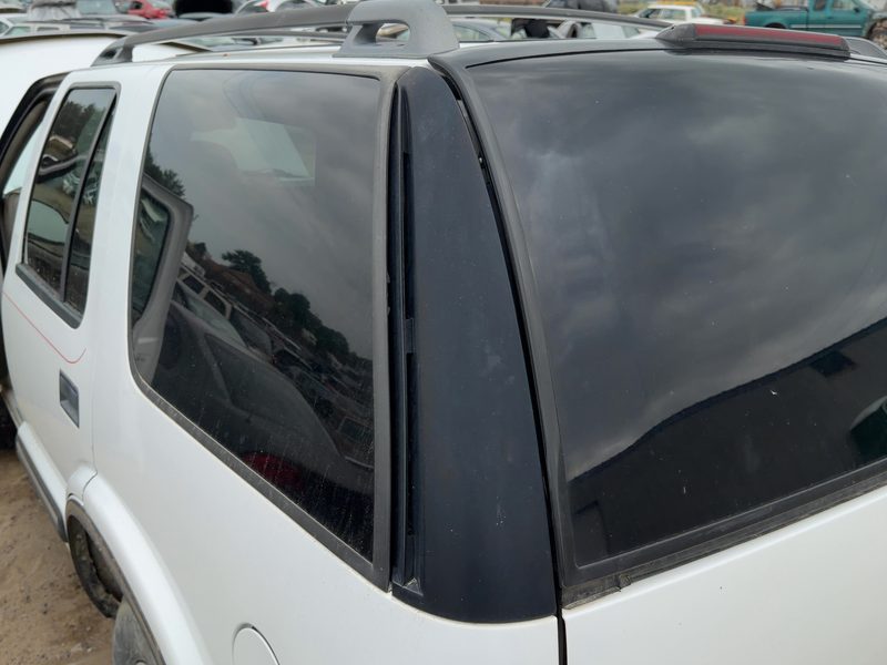 1998 Blazer S10/jimmy S15 Quarter Panel Moulding LH
