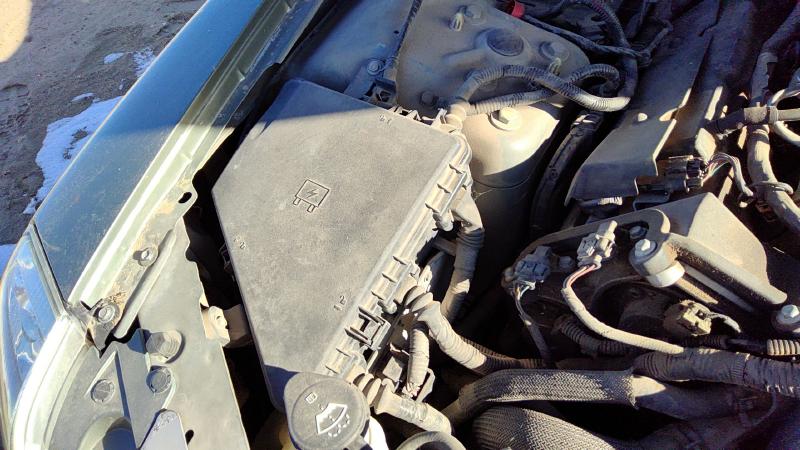 2005-2007 Cadillac STS Engine Fuse Box
