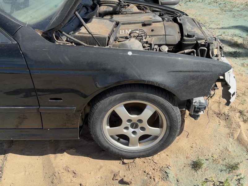 1997-2003 BMW 530i Fender RH