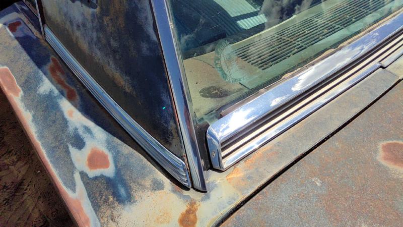 1964 Thunderbird Quarter Panel Moulding RH