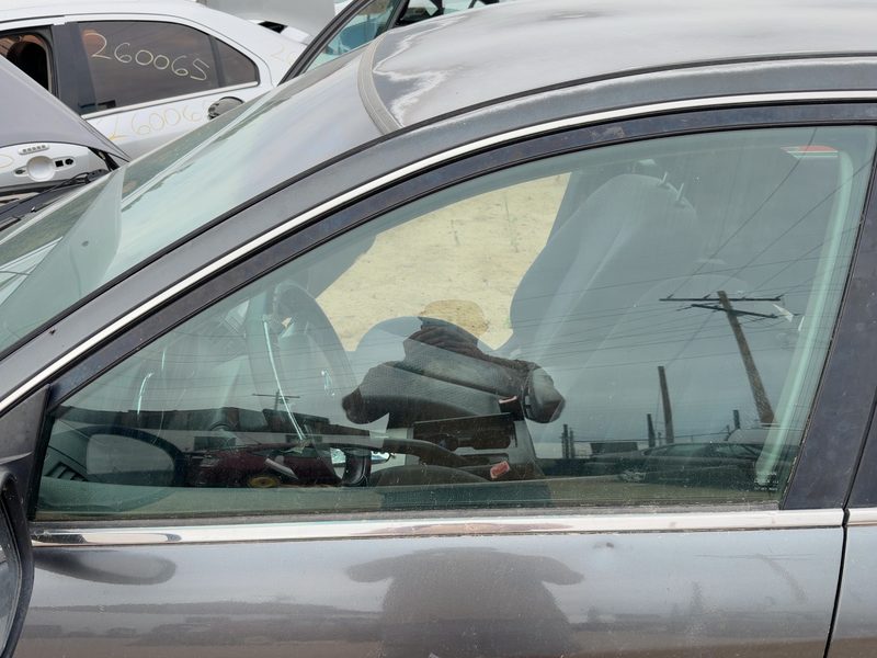 2002-2006 Nissan Altima Front Door Glass/Window LH
