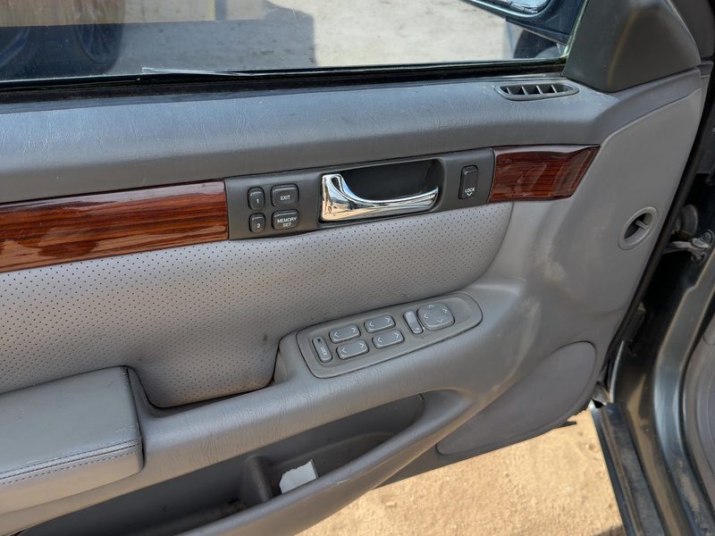2001-2004 Cadillac Seville Front Door Trim Panel LH