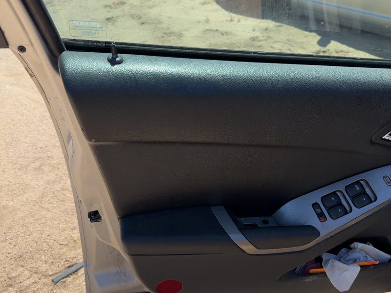 2005-2010 Pontiac G6 Front Door Trim Panel LH